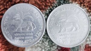 Rare Platinum Jubilee Coins 2 Pcs Set