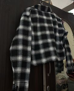 Chic Black &amp; White Plaid Shirt