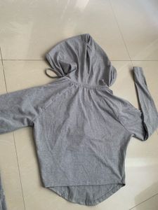 Gray Graphic Print Hoodie Top