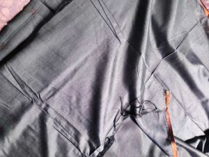 Elegant Grey Saree with Subtle Motifs
