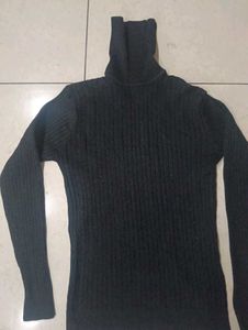Men's Dark Green Cable Knit Turtleneck Sweater