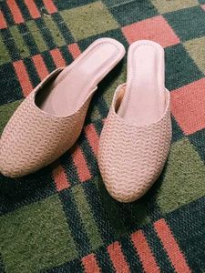 Latest Fashionable Women Flipflops &amp; Slippers