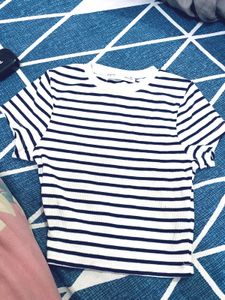 Striped Crop Top - Casual Style