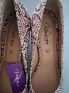 Chic Pink Snake Print heels