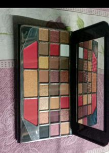 RL Beauty Versatile Makeup Palette with Eyeshadows