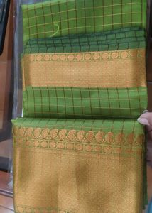 Elegant Maroon Saree with Golden Border