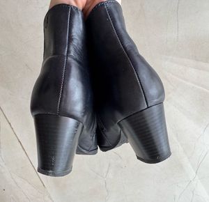 Real leather ankle boots, size EU 37, UK4