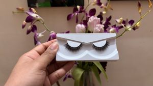 MARS False Eyelashes for Dramatic Look