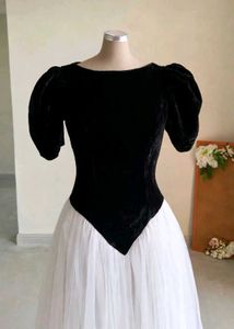 Elegant Black &amp; White Gown🤍🖤