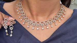 Pearl Drop Antique AD Set 🌸