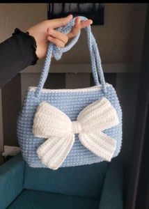 Crocheted Handbag with Bow