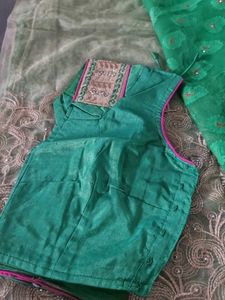 Vibrant Green Paisley Saree with Gold Border