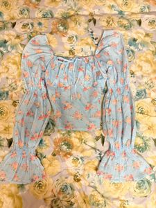 Blue Floral Puff Sleeve Top