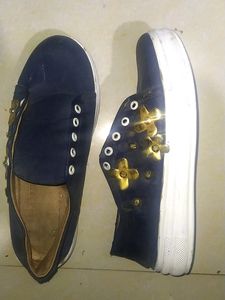 Blue Sneaker With High Base