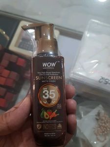 WOW Skin Science Sunscreen Matte Finish SPF 35