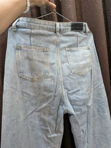 Light Wash Baggy Jeans