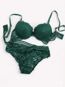 Lace Bra &amp; Panty Set - Red &amp; Green