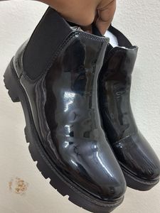 Shiny Black Chelsea Boots