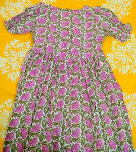 Zari work Floral Printed Kurta from Zudio.