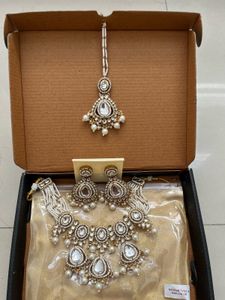 Exquisite Kundan Pearl Jewellery Set
