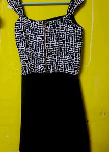 Its An Excellent Top For Jeans And Leggings Too...