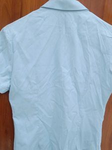 Light Blue Collared Short-Sleeve Shirt