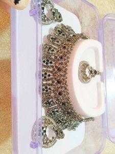 Heavy Choker For Neck With Earrings And Tika