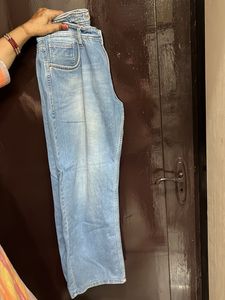 Light Wash Relaxed Fit Jeans