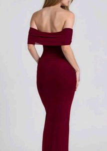 Elegant Off-Shoulder Burgundy Maxi Dress
