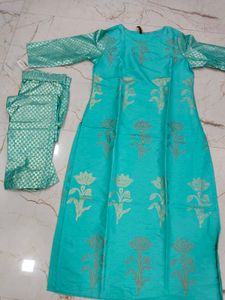 Elegant Aqua Kurta Set with Floral Print 2pc M
