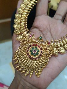 Stunning Gold Necklace Set