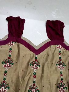 Rich Stylish Kurti For Ladies..
