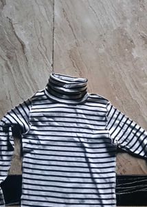 Classic Black &amp; White Striped Mock Neck Long Sleev