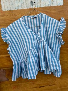 Crop Top With Vertical Line Print
