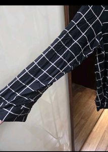 🇮🇳Freedom Sale🇮🇳ONLY Black &amp; White Grid Top