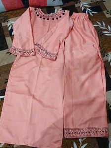 Peach Kurta Set with Elegant Embroidery