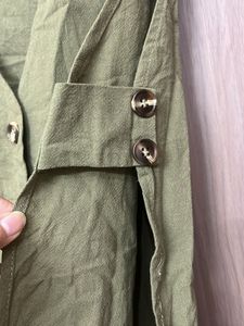 Chic Olive Green Sleeveless Button-Up Vest