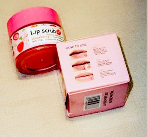 "Crazy Girl Lip Scrub" in strawberry flavor