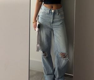 Distressed Wide Leg Jeans