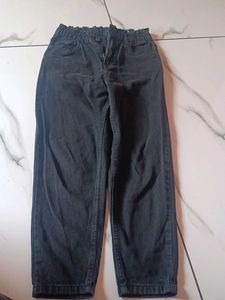 Women’s Stylish Black Denim Jeans | Straight Fit |