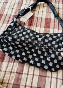 solid bucket shoulder bag