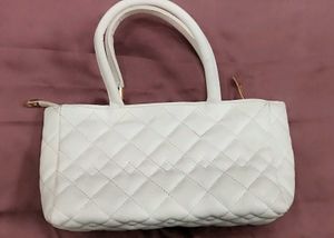 Stylish White Quilted Handbag for Sale!