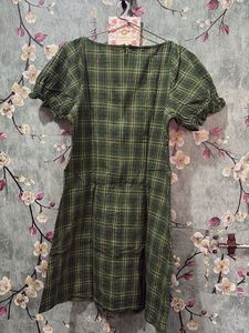 Chic Green Plaid Button-Up Dress