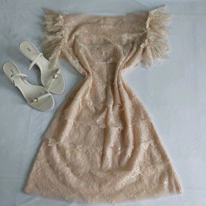 Elegant Lace Dress with Ruffle Sleeves👒🩰