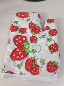 Strawberry Oven Mitt