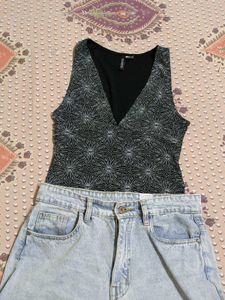 Sparkly V-Neck Sleeveless Top