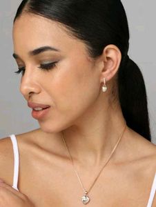 Sparkling Heart Necklace &amp; Earrings Set