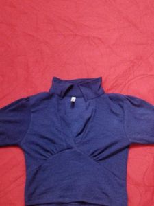 Stylish Blue Cropped Top