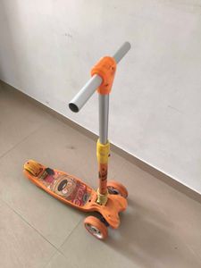 Kiwi Cool Smart Kick Scooter