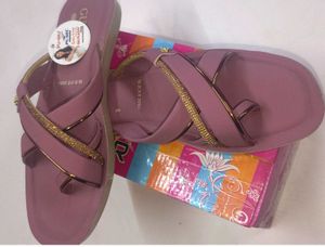 Stylish Embellished Flip Flops saindel